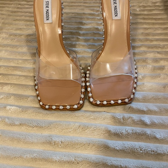Steve Madden Zabrina heels with Rhinestone Embellishments. - Picture 1 of 3